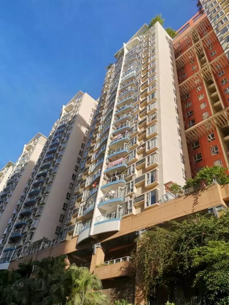 空调主机从11楼掉下！治理高空坠物，真的不能等了！