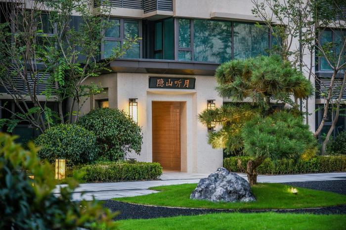 济南千佛山下，旭辉银盛泰·博观山悦珍藏充满艺术感的生活