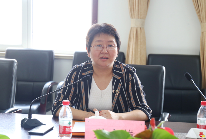 山东省委宣传部副部长、省新闻出版局、省版权局局长钟华一行到世纪金榜集团调研