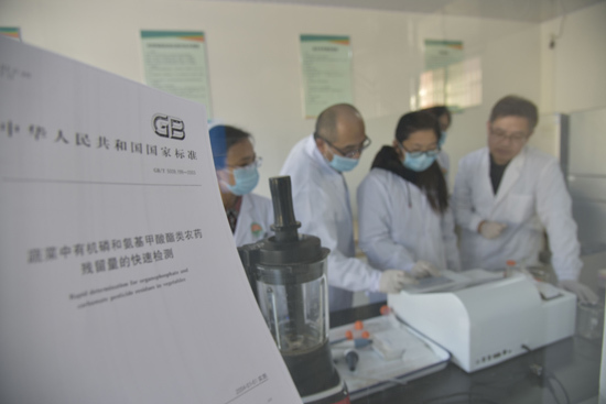 乡村振兴进行时组图｜省农科院技术专家新年赶赴第一书记帮包村送培训