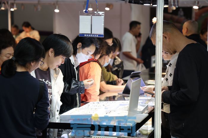 十万件珍宝齐聚济南 第三届济南国际珠宝玉石展开幕