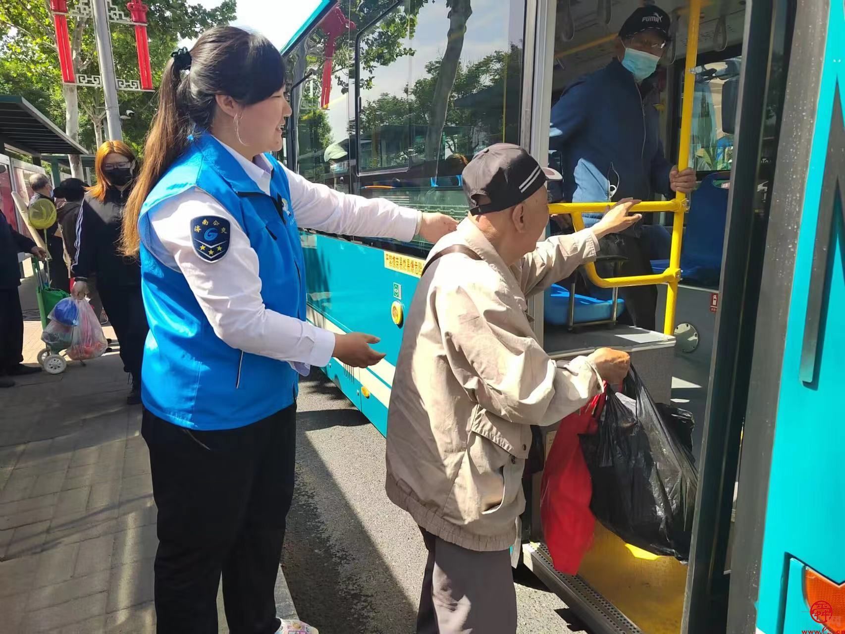 济南公交微型服务进社区    广征市民好建议