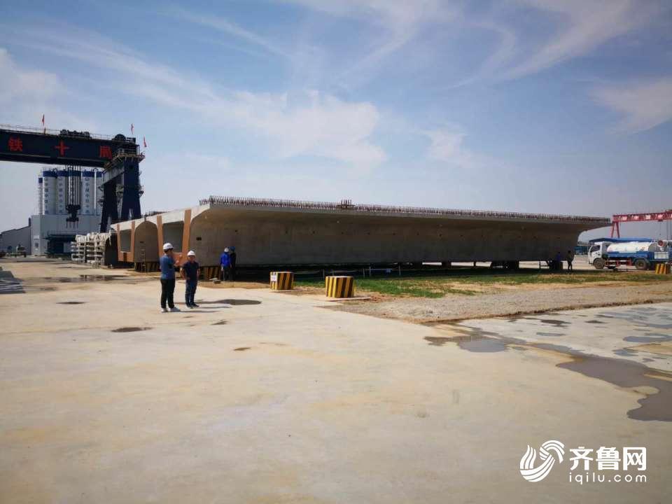 鲁南高铁菏曲段首孔箱梁成功架设 预计2022年5月份全线通车