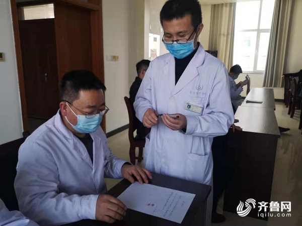 母子共心！儿子主动请战抗“疫”，母亲曾抗“非典”火线入党