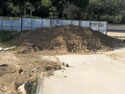 【啄木鸟在行动】章丘区工业二路渣土堆积