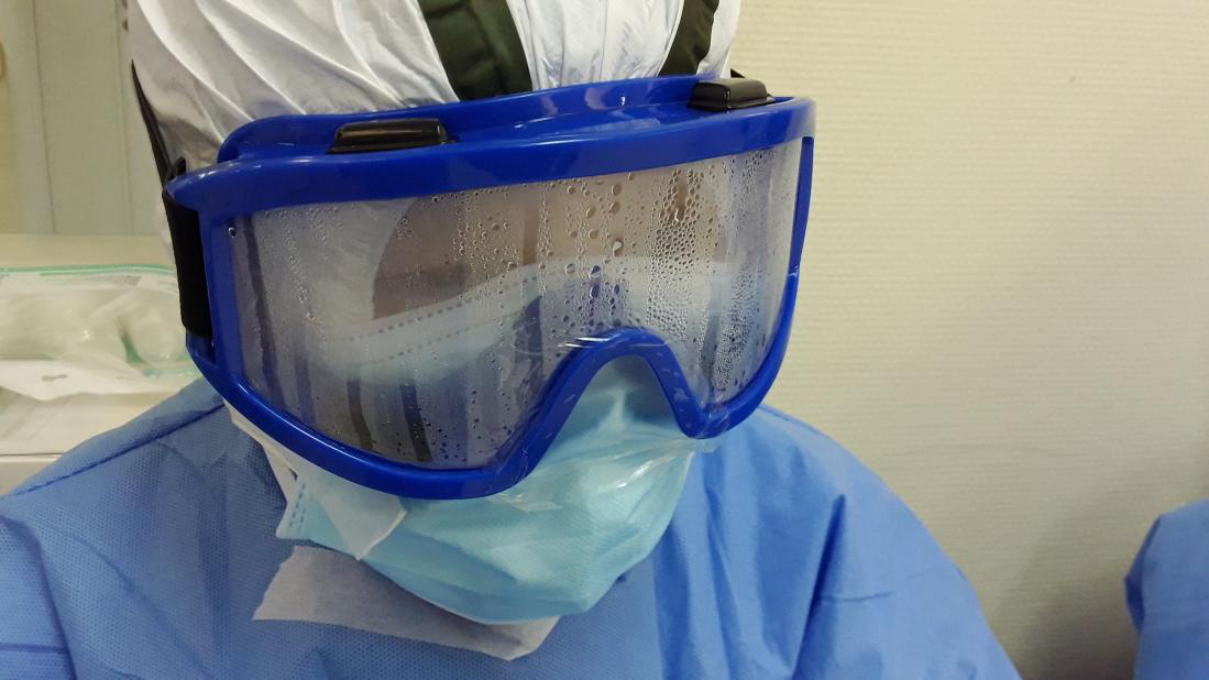 医护人员的彻底隔离有多难？这套保护面部的妙招请收好！
