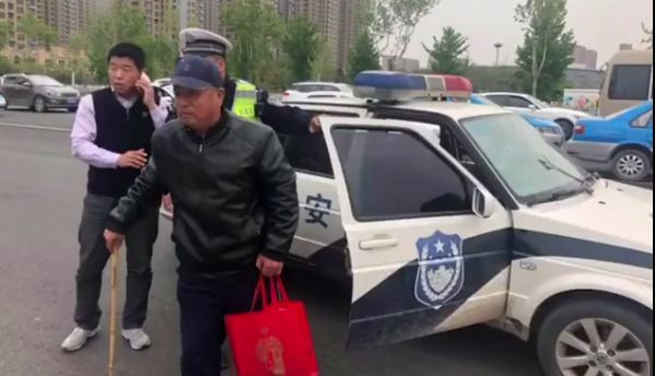 “护花使者”菏泽交警！这次帮别人“成亲”！