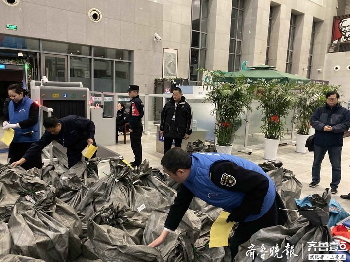 快递坐上“复兴号”，“双十一”泰安首个高铁快件专用车厢启用