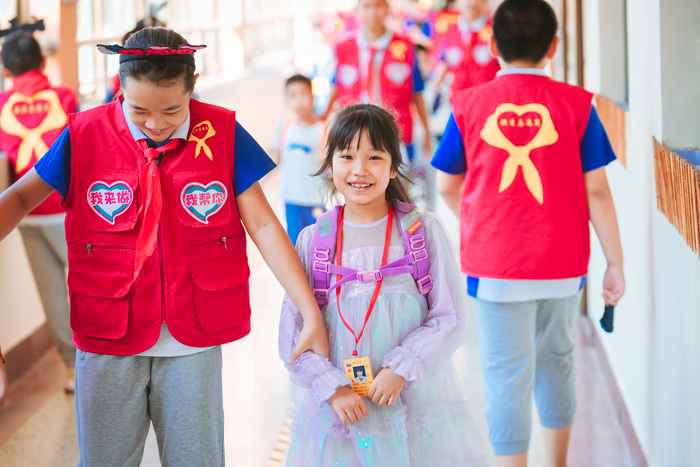 “你上学我守护”,新生入学他们有妙招
