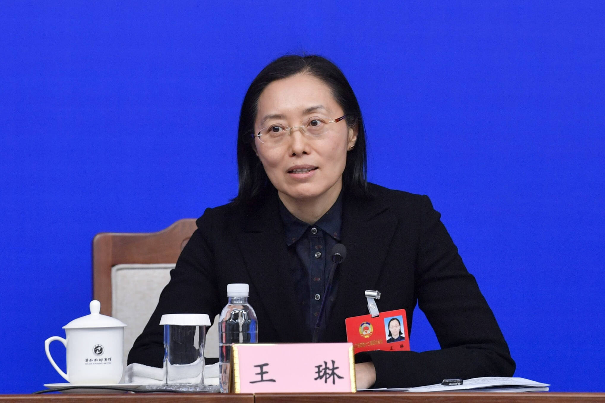 聚焦2021山东两会｜强烈责任感、使命感！大会简报发言组组长这样点评委员发言