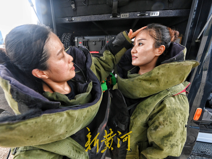 济南80后女排爆手 每天穿70斤排爆服训练4课时