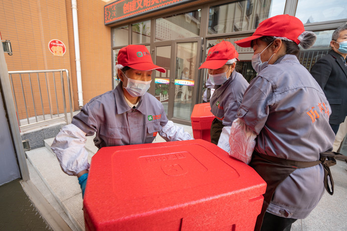 午间配餐服务100%全覆盖 济南市确定15处“中央厨房”让学生吃得饱更吃得好