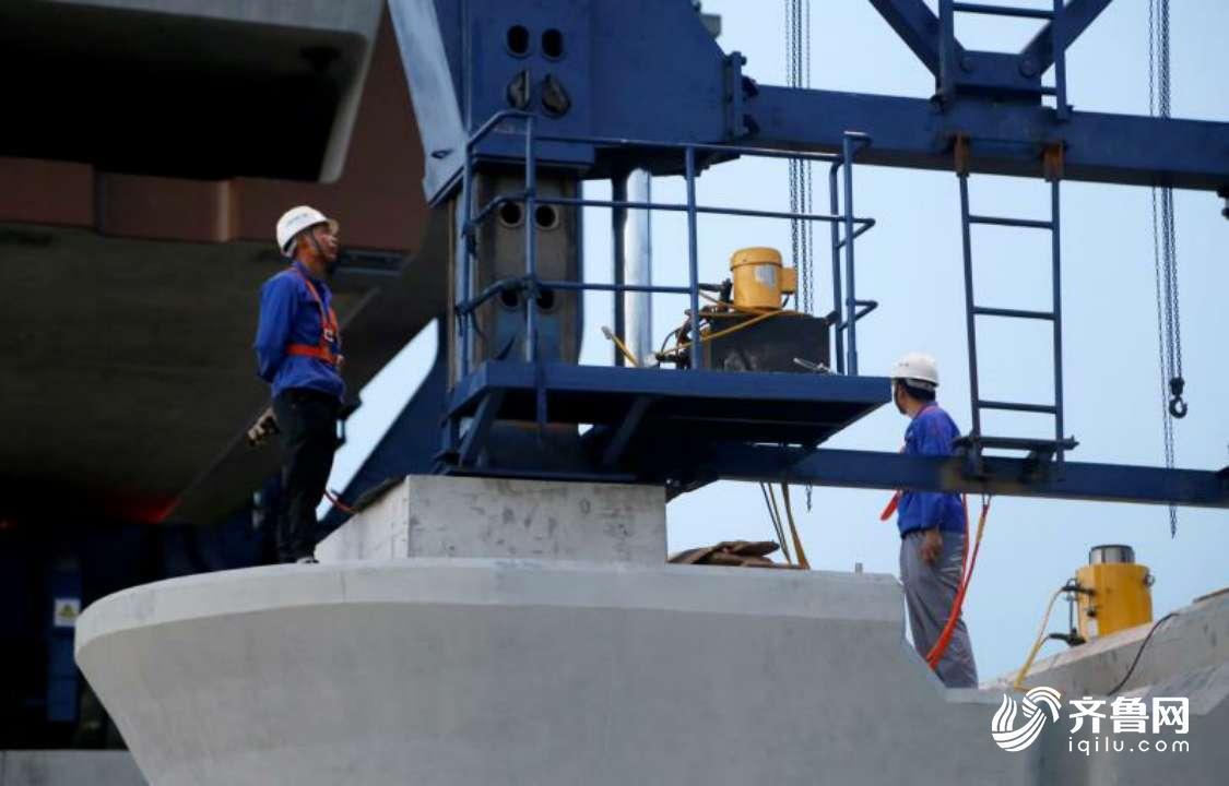 鲁南高铁菏曲段首孔箱梁成功架设 预计2022年5月份全线通车