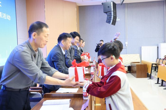 济南市“国际减灾日”暨地震综合演练活动在历城区幸福柳小学举行