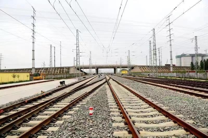 山东梁邹铁路专用线开通运营