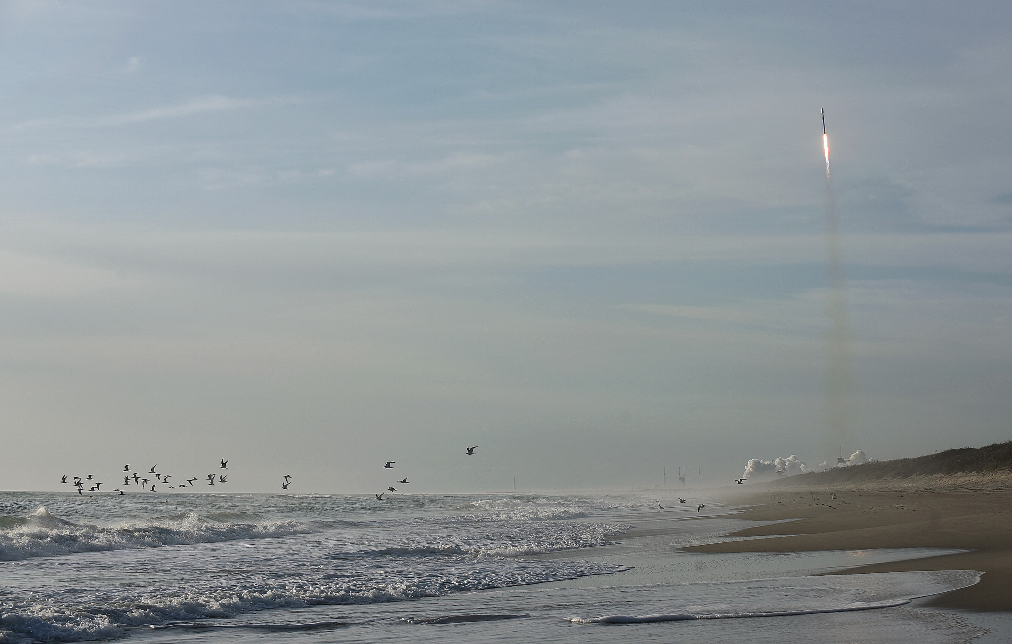 SpaceX猎鹰9号将60颗星链卫星送入轨道