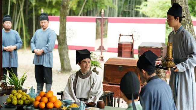 《清平乐》大结局 王凯“迷弟”娃尔演技自然鲜活获赞“追星楷模”