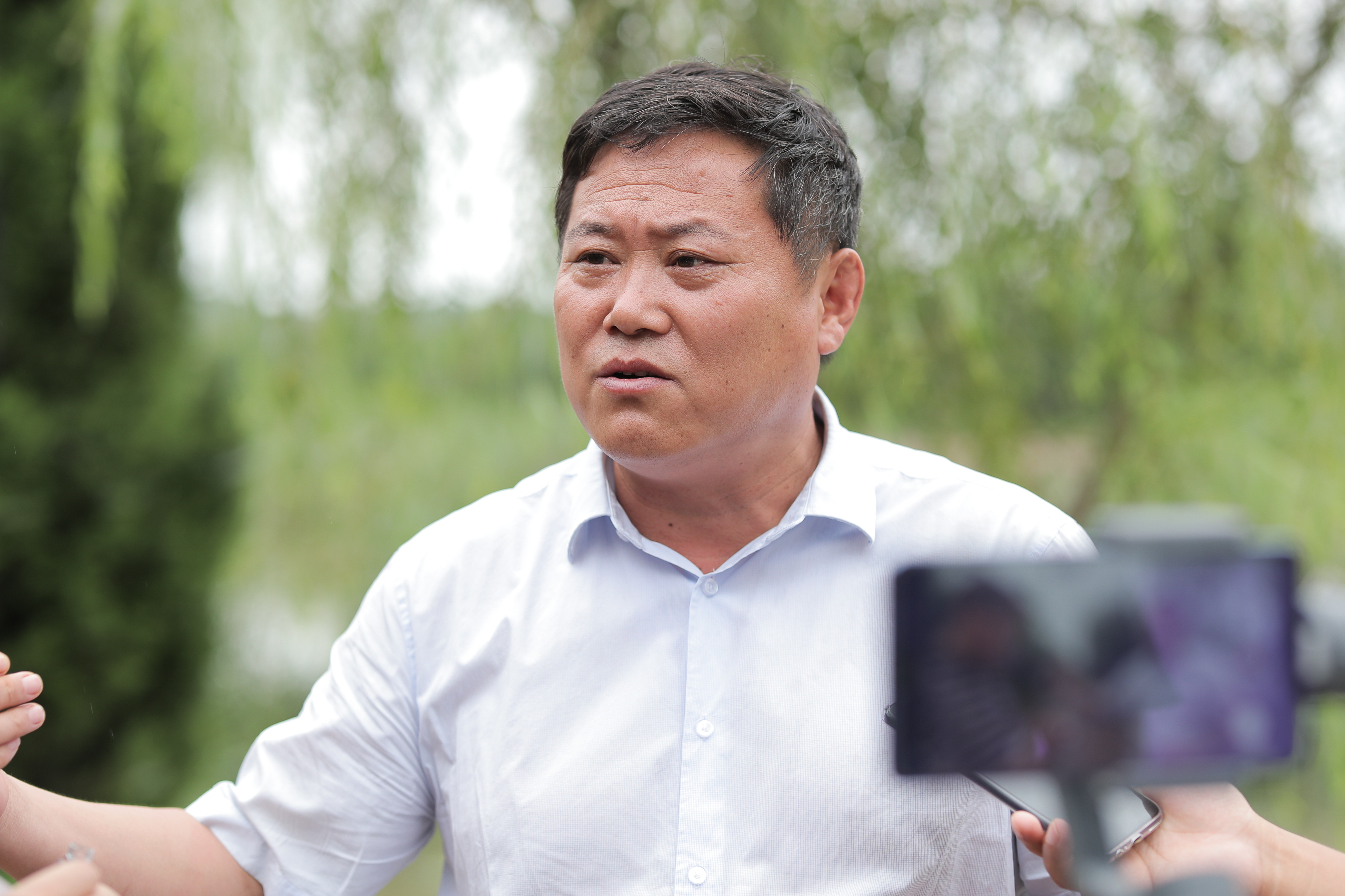 台风中牺牲的村干部：没来得及吃饭便赶去抢险，身上还穿着环卫工作服