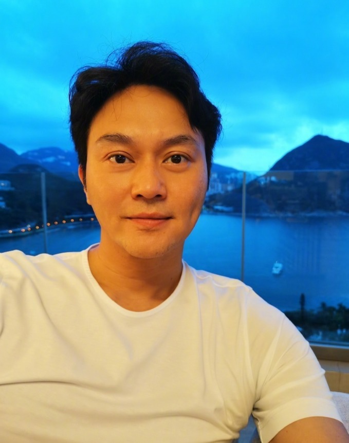 生日|49岁张智霖谈演艺生涯最大收获，提前感恩粉丝帮庆生