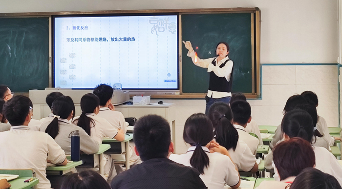 济南这所学校有什么“魔力”让他们竞相来访？