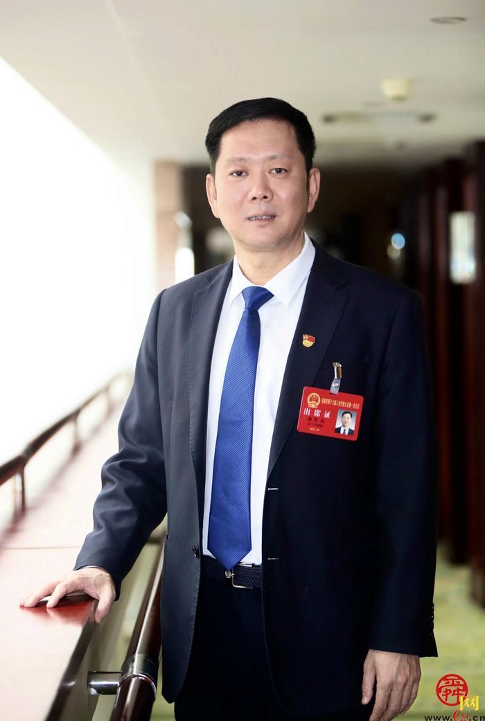 人大代表、济南能源集团潘世英：蹚出一条绿色低碳高质量发展新路