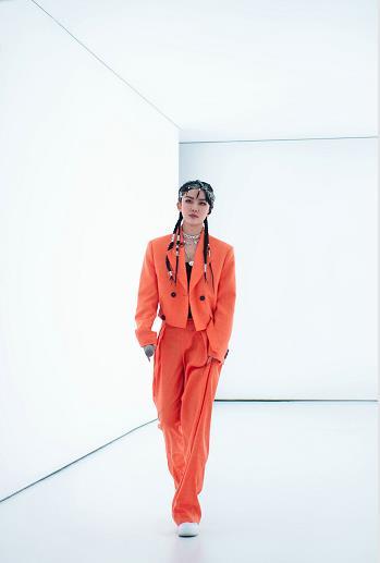 环球音乐宝藏女声TIFA陈梓童加盟“乘风破浪的姐姐”第二季    “黑马”之姿尽显全能实力