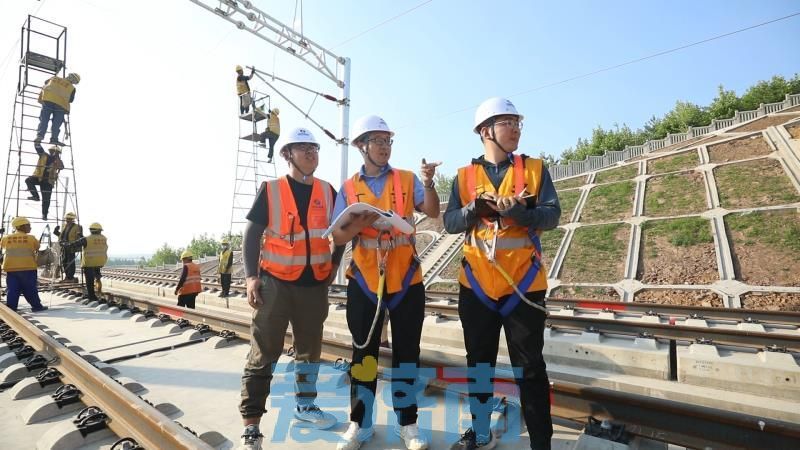 莱荣高铁全线静态验收完成，全线预计10月份具备开通运营条件