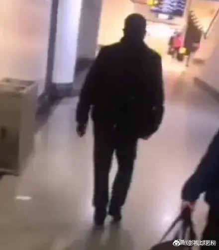 张嘉译改名张嘉益|【最新】张嘉译改名张嘉益是真的吗?身患强直性脊柱炎,身体状况差