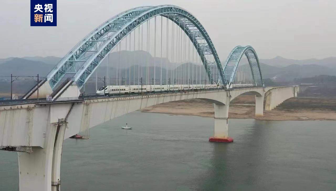 宁蓉铁路汉渝段今起推出定期票、计次票