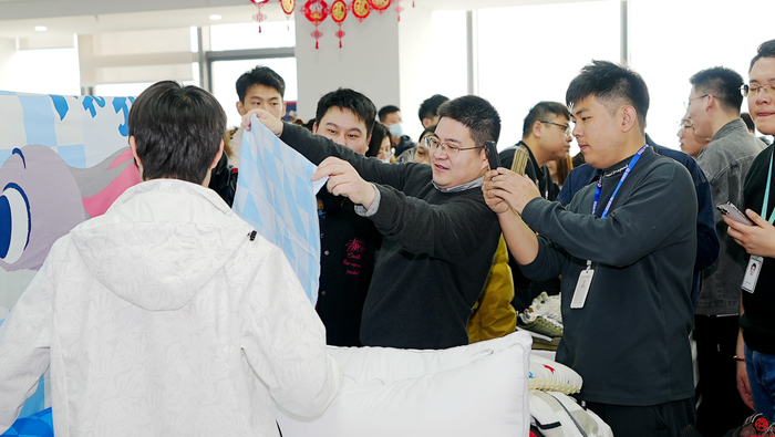 易心优选联合快手十三姨，新春首场招商大会火爆开启！