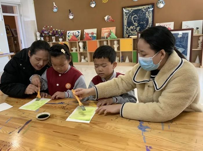 高新区黄金谷学校的“蓝晒”活动“吸粉”无数