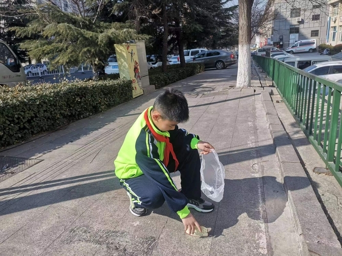 全环境育人！莱芜第二实验小学这样学雷锋