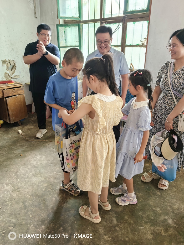 倾心助学、倾力筑梦，济钢高中暑期开展送爱心社会实践活动