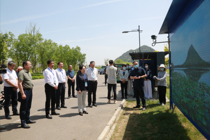 同商河湖美 共议水体清 市政协聚焦实施雨污分流工程开展现场商量