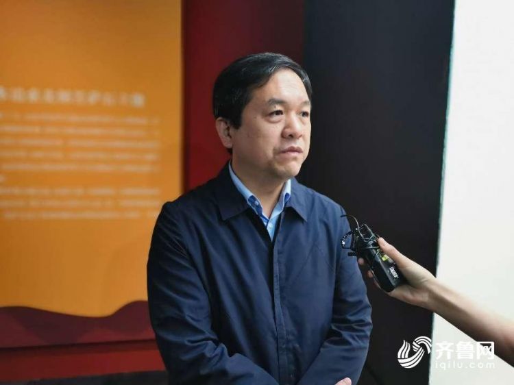 山东回归文物蝉冠菩萨像国家博物馆展出