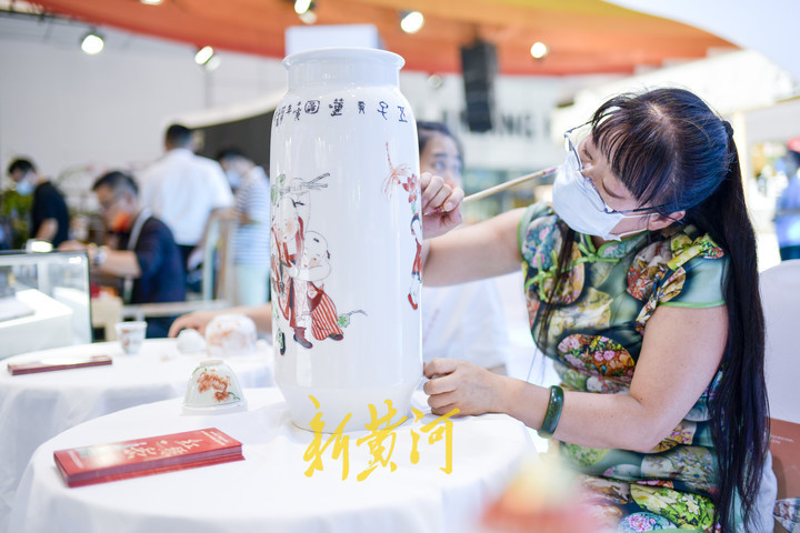 文旅博览会感受“手造”绝活