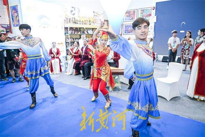 魅力爆棚 新疆喀什非遗亮相文旅博览会