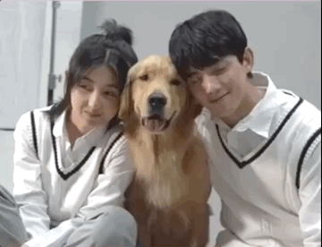 最萌身高差！吴磊张子枫拍戏惊现“劈叉抱”笑翻网友