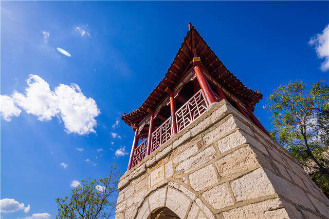 秋日原山如诗如画