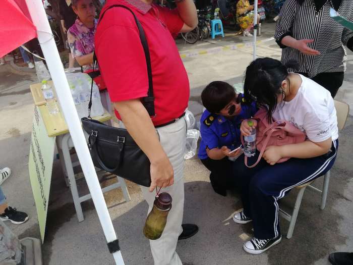 中考生突然发病 济南城管紧急救助