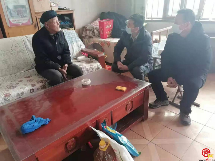 济南市应急管理局走访慰问第一书记帮包村
