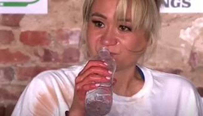 美大胃王10分钟吃75个热狗后成功卫冕，网友：能吃是福也别这样啊