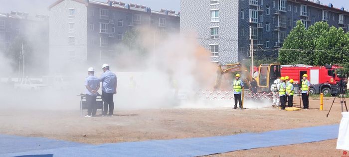 章丘区应急局参加城市燃气事故应急救援演练