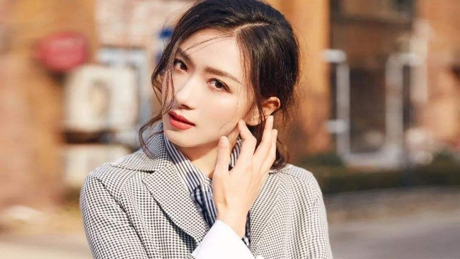 开撕?万茜点赞宁静黑评是真的吗?本尊回应了说了什么?