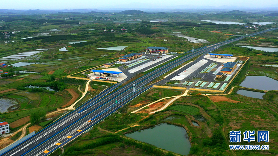 沿着高速看中国丨环线高速串起武汉“1+8”城市圈