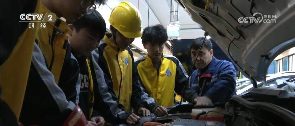 节前行业招工“忙不休” 直播带岗成招聘“新动作”