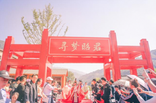 “寻梦昭君,重回故里”李玉刚《昭君出塞》发布盛典圆满举行