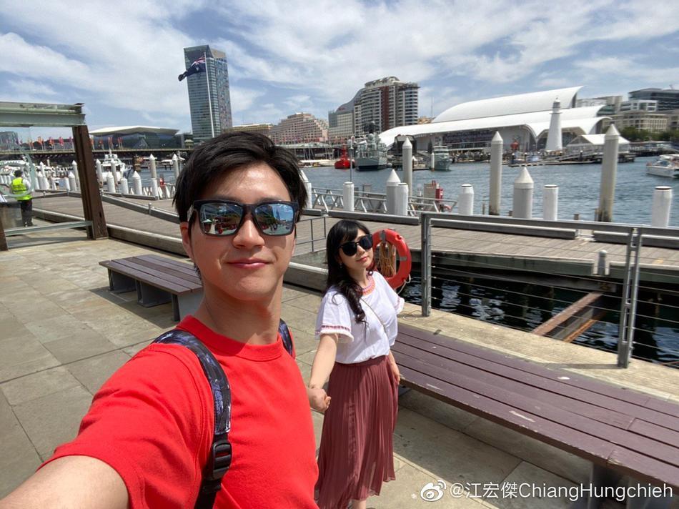 江宏杰福原爱享受二人世界 花式合影发狗粮不手软