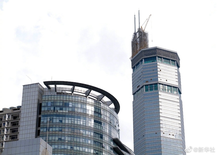 深圳赛格大厦楼顶桅杆拆除施工