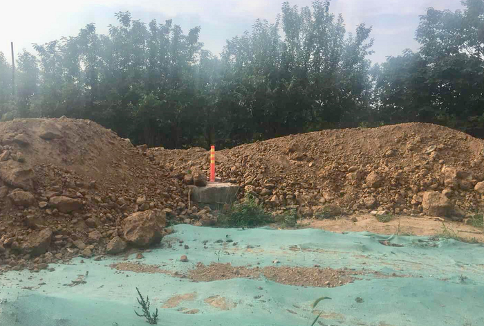 【啄木鸟在行动】通发大道及海棠路交汇处渣土覆盖不全